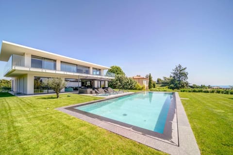 Property building, Garden, Swimming pool