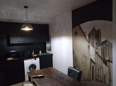 Les Volets Bleus - Deux appartements et un studio, Jardin Apartment in Bourges