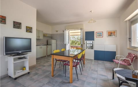 Cozy Home In Marina Di Modica With Kitchen Haus in Marina di Modica