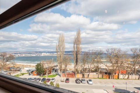 Neighbourhood, Natural landscape, City view, Sea view, Location, Parking