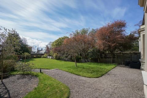 Milton Bank Garden Apartment Apartment in Dundee