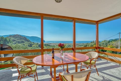 Balcony/Terrace, Mountain view, Sea view