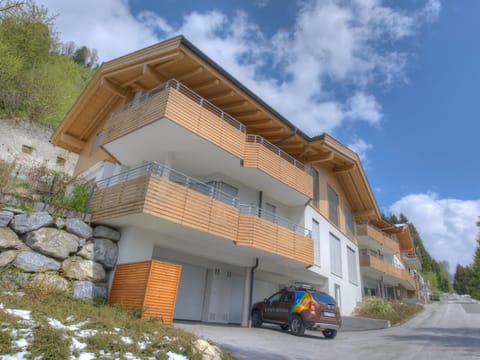 Facade/entrance, Spring, Day, On site
