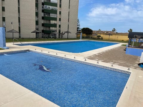 Azvalia - Valparaíso beach apartment - Piscina y parking gratis Eigentumswohnung in El Puerto de Santa María