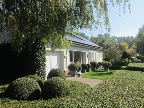 Facade/entrance, Bowling, Golfcourse, Beach, Canoeing, Cycling