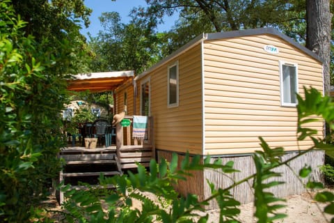 Camping du Pont d'Avignon Campground/ 
RV Resort in Villeneuve-lès-Avignon