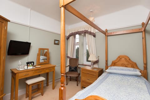Chestnut Grove Bed And Breakfast Bed and Breakfast in Norwich