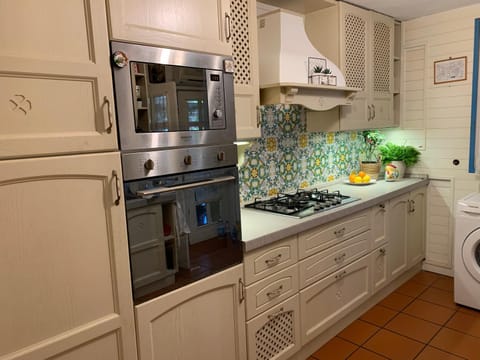 Kitchen or kitchenette, dishwasher, minibar, pet friendly, stove, toaster, washing machine