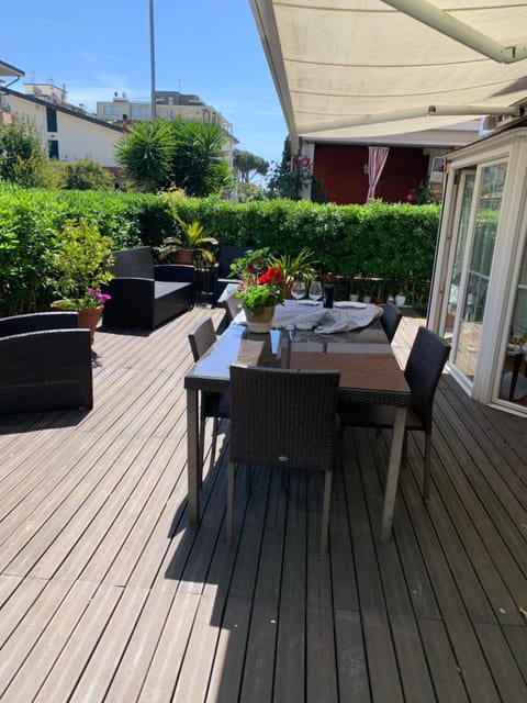 Garden, Dining area