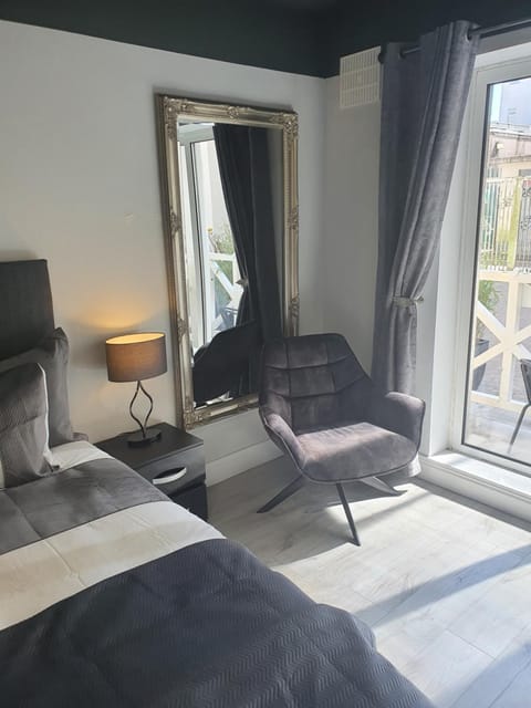 River View Apartment Suite Condo in Cork City