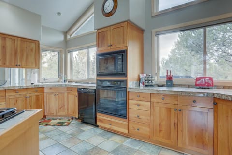 3 Mulligan Hot Tub on Private Deck House in Sunriver