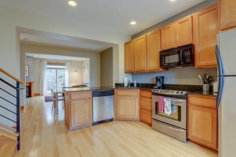 B2 Townhome with BBQ on the Deck House in Hood River