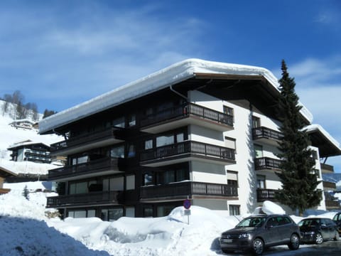 Facade/entrance, Winter