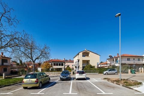 Property building, Day, Street view, Location, Parking