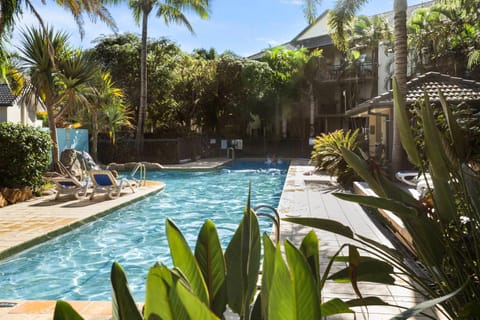 2-Bed Family Haven with Pools, BBQ & Playgrounds Condo in Mermaid Beach