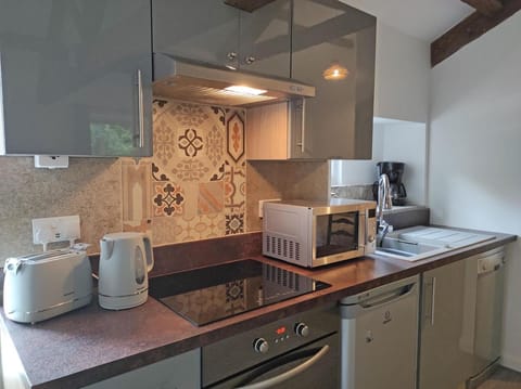 Coffee/tea facilities, Kitchen or kitchenette