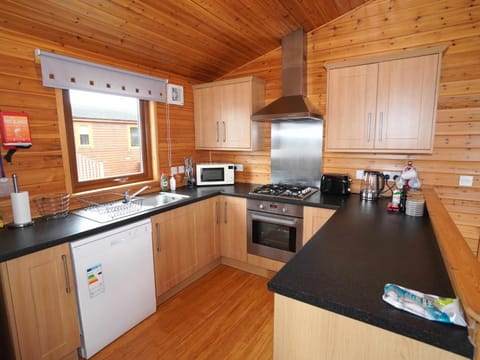 Chalet Loch Leven Lodge 11 by Interhome Chalet in Scotland