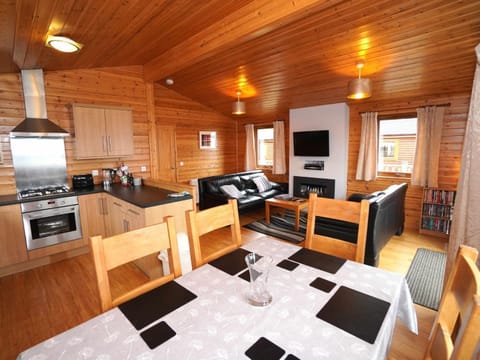 Chalet Loch Leven Lodge 11 by Interhome Chalet in Scotland