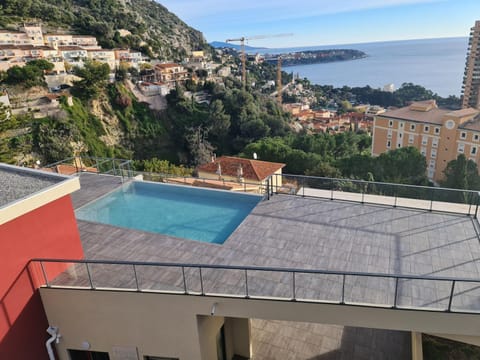 Monaco view, pool, garage, 100 m2 terrace Condo in Roquebrune-Cap-Martin