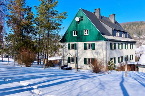 Property building, Winter