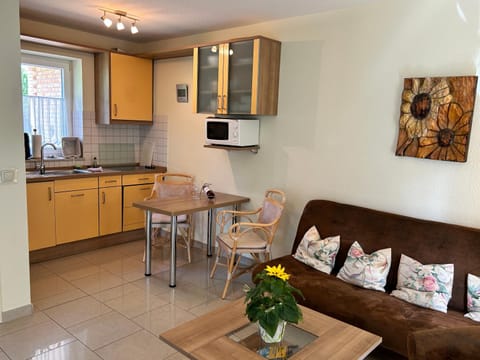 Modernes 5-Sterne-Ferienhaus im Maisonettenstil in DAMP House in Damp