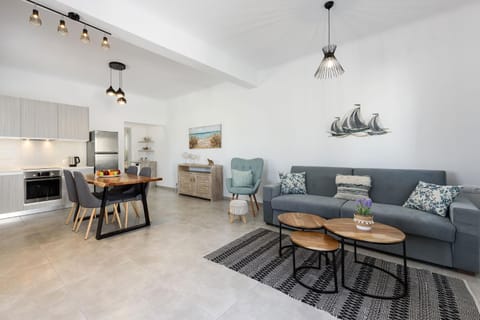 Parian Dream Apartment in Naousa