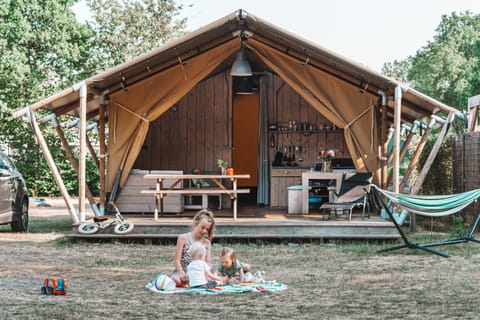Glamping Holten luxe safaritent 1 Luxury tent in Holten
