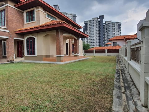 PH Homestay Bungalow House at PJ Fully Equipped Casa in Petaling Jaya
