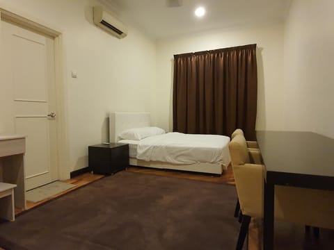 PH Homestay Bungalow House at PJ Fully Equipped House in Petaling Jaya