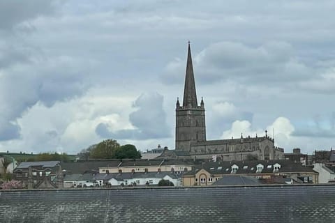 Login house B Apartment in Londonderry