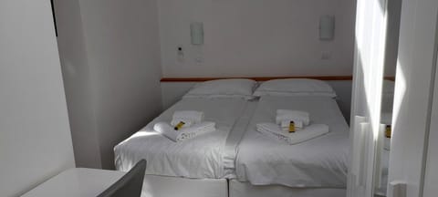 CASA LUIGIA ROOMS MTB in FINALBORGO Bike room tour ebike trekking Bed and Breakfast in Finale Ligure