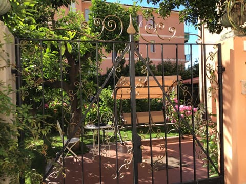 CASA LUIGIA ROOMS MTB in FINALBORGO Bike room tour ebike trekking Bed and Breakfast in Finale Ligure