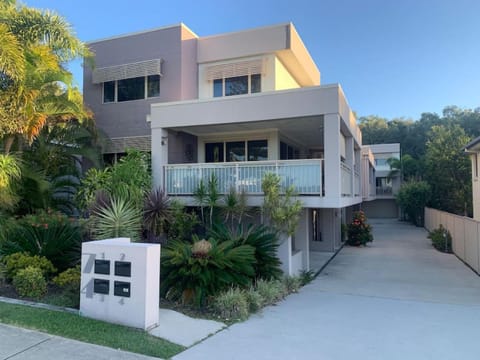 Property building, Facade/entrance, Garden, View (from property/room)