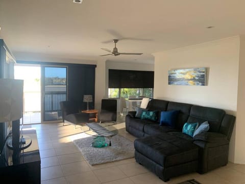 Living room, Decorative detail, Seating area