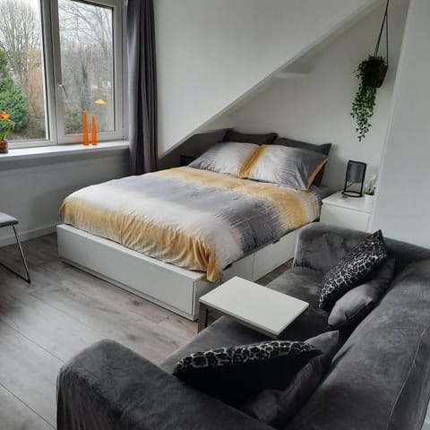 Studio 76 Groningen met gratis leenfietsen Bed and Breakfast in Groningen