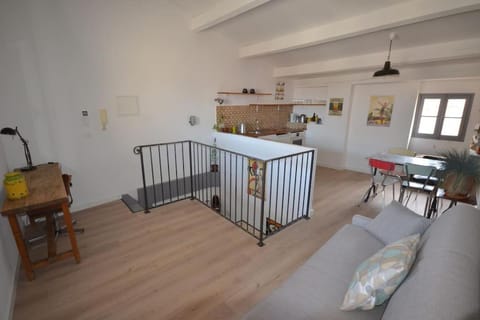 LE DIX Duplex historical center balcony with view and air conditioning Apartment in Aix-en-Provence