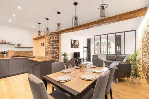 Living room, Dining area