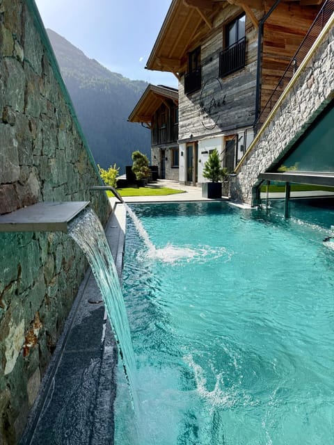 Property building, Swimming pool