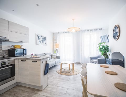 Kitchen or kitchenette, Living room, Dining area