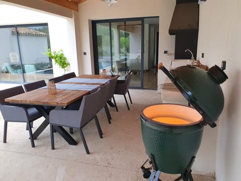 Patio, BBQ facilities, Dining area