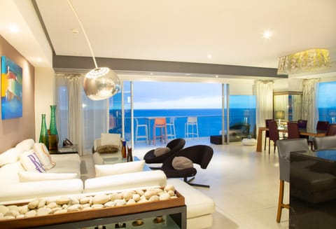 Living room, Sea view