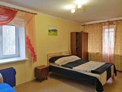 Донца, 14 с раздельными комнатами и с Балконом. Apartment in Kiev City - Kyiv