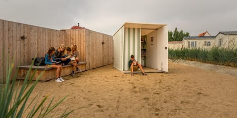 Camping Veld & Duin Camping /
Complejo de autocaravanas in Bredene