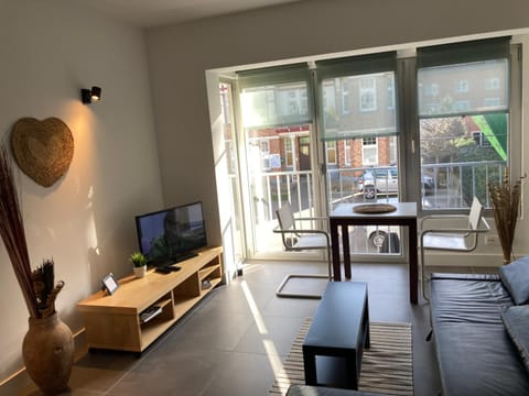 View (from property/room), Seating area, Dining area