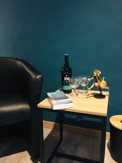 Property building, Seating area