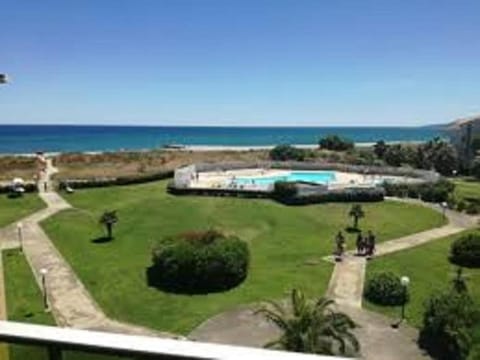 Pool view, Sea view