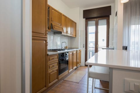 Kitchen or kitchenette, Communal kitchen