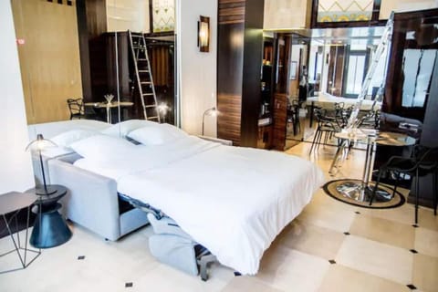 Studio boisé à 2 pas du jardin du Luxembourg Apartment in Paris