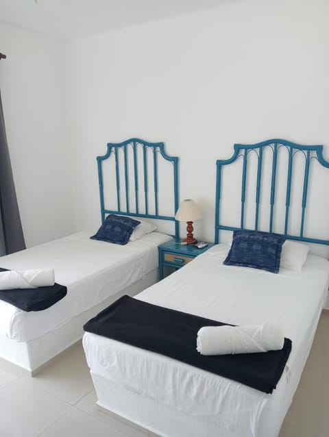 Magnifico Departamento, cocina equipada, 2 Recamaras 2 Baños , hasta 6 Personas, 3 albercas, playa a 50 mts wifi, aire acondicionado Condo in Manzanillo