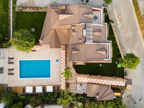 Bird's eye view, Swimming pool